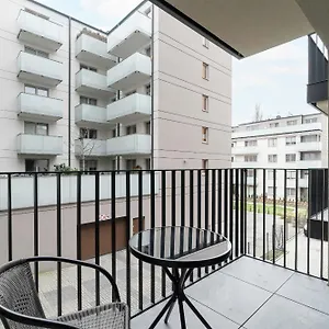 With Balcony In By Renters Apartament Poznań